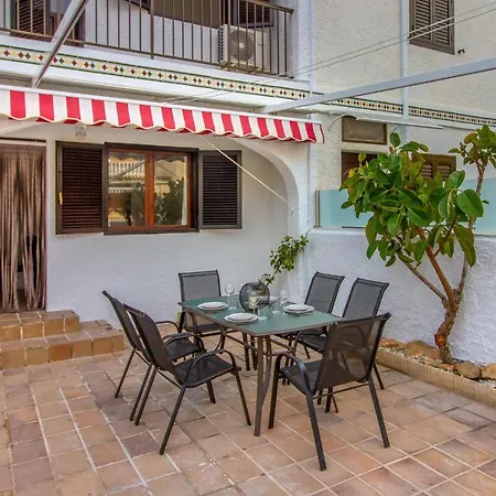 Pet Friendly In With Kitchenette Holiday home