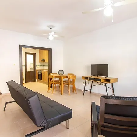 Pet Friendly In With Kitchenette Holiday home *